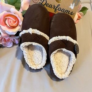 Dearfoams Women’s Slippers Size 6